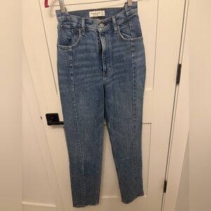 Abercrombie & Fitch 90s Straight Ultra High Rise Blue Jeans. Curve Love